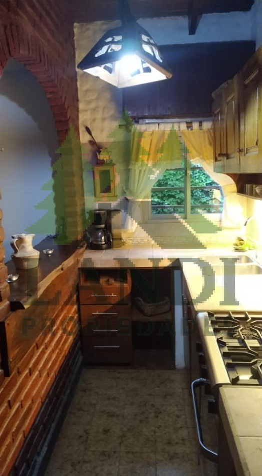 EXCELENTE CHALET + MONOAMBIENTE EN ZONA RESIDENCIAL