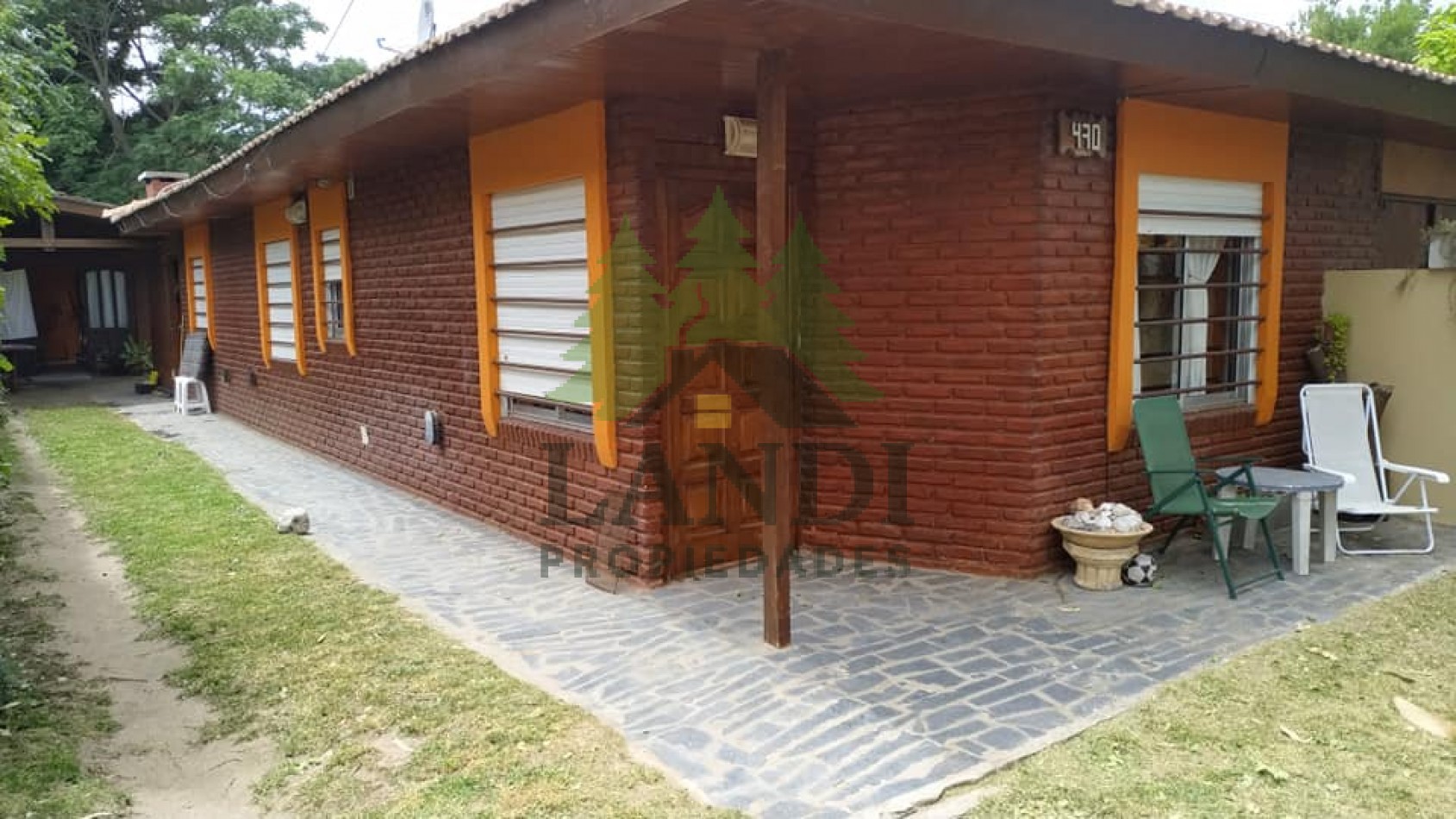 EXCELENTE CHALET + MONOAMBIENTE EN ZONA RESIDENCIAL