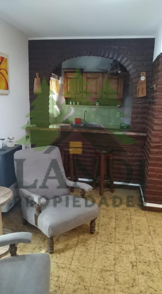 EXCELENTE CHALET + MONOAMBIENTE EN ZONA RESIDENCIAL