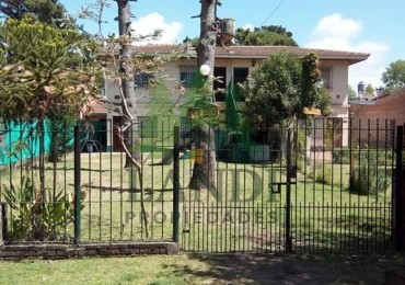 CASA EN VENTA - VILLA GESELL